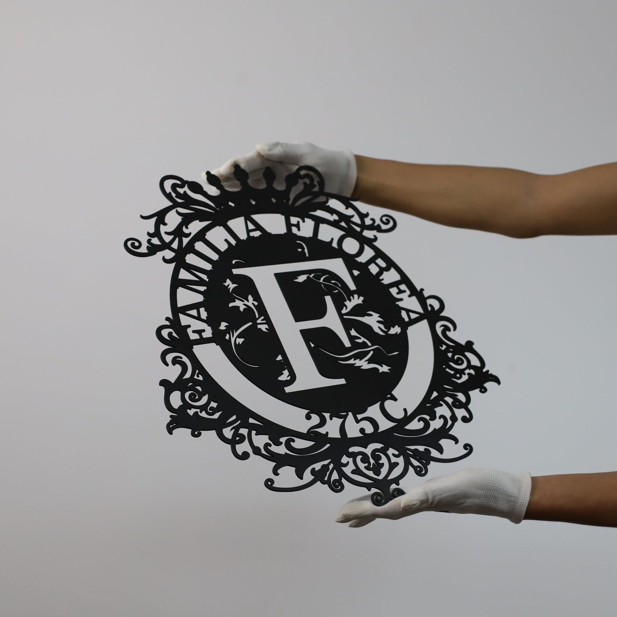 Monogramm mit Krone
