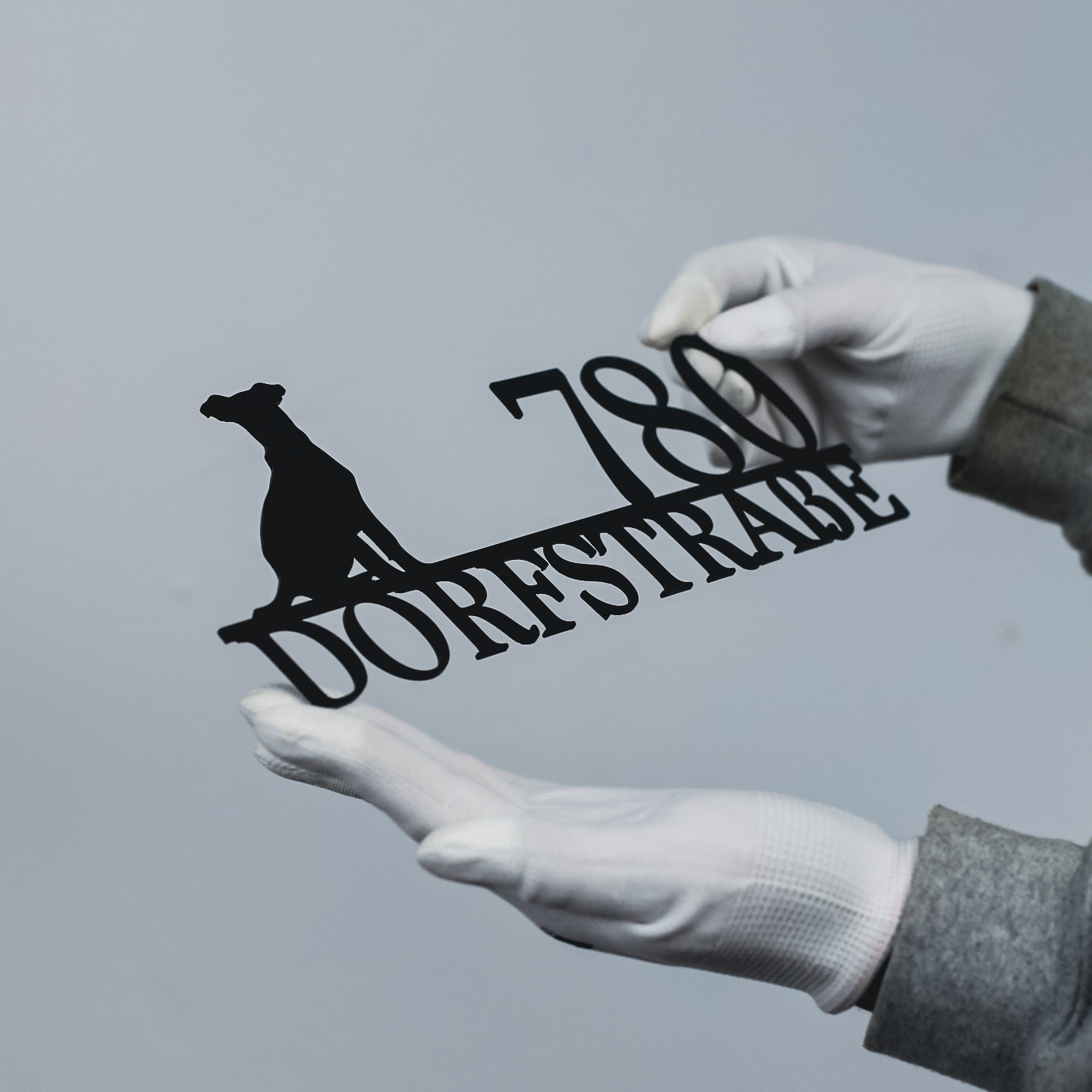 Straßenschild mit Hund