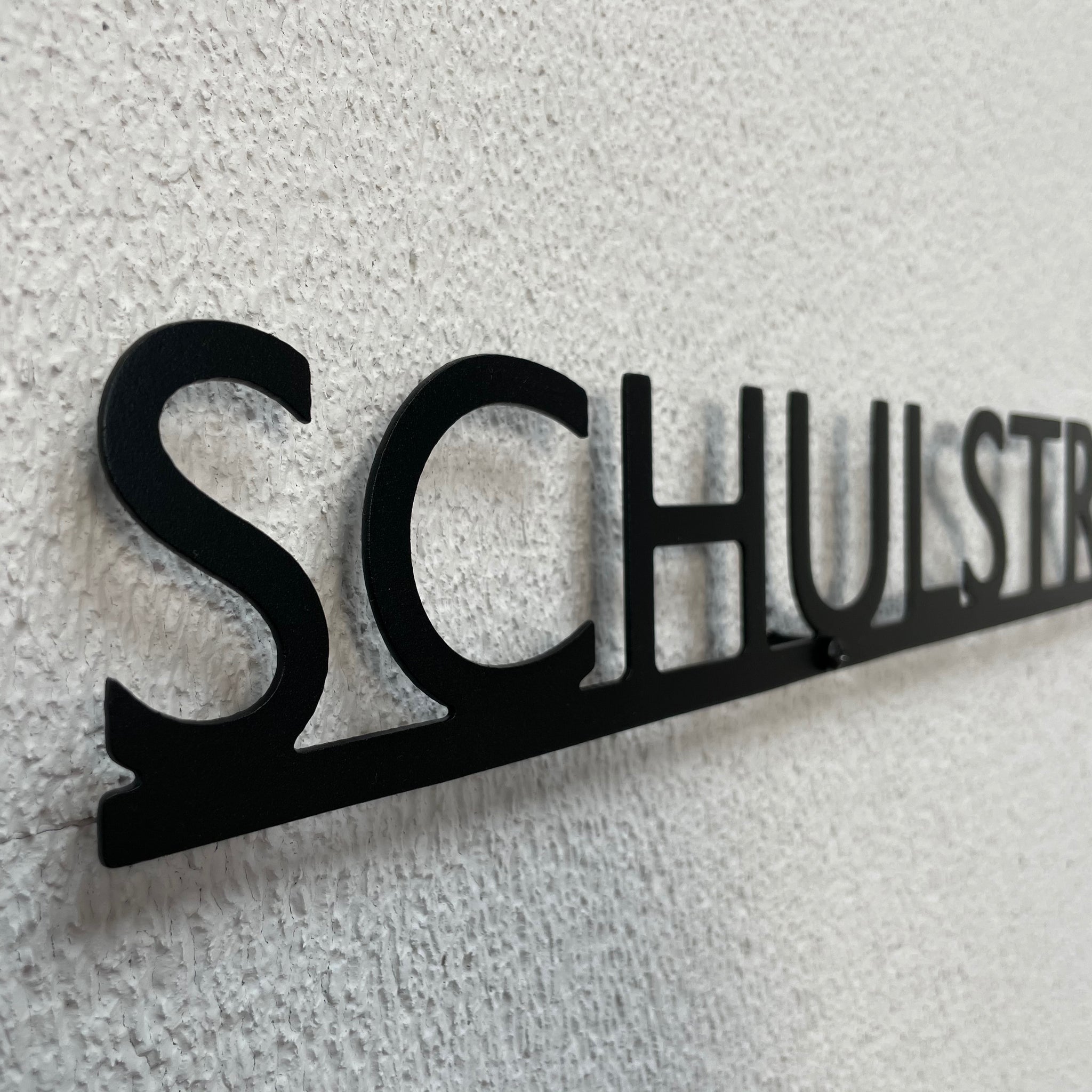 Modernes Straßenschild Gerade