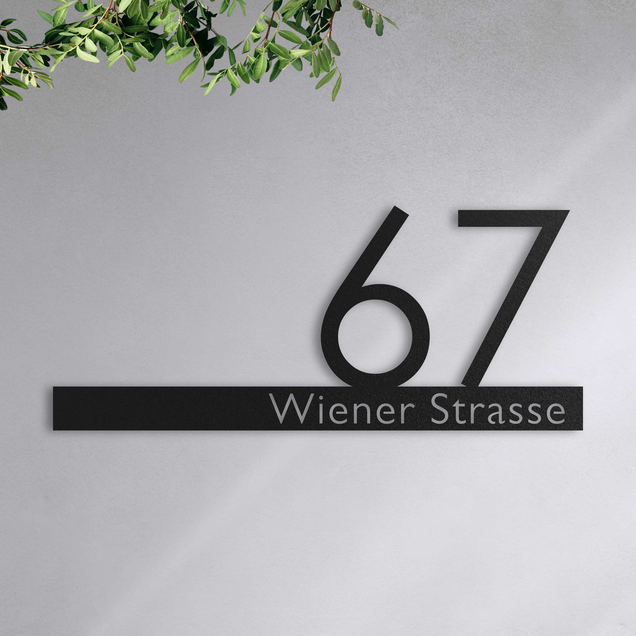 Straßenschild mit Hausnummer